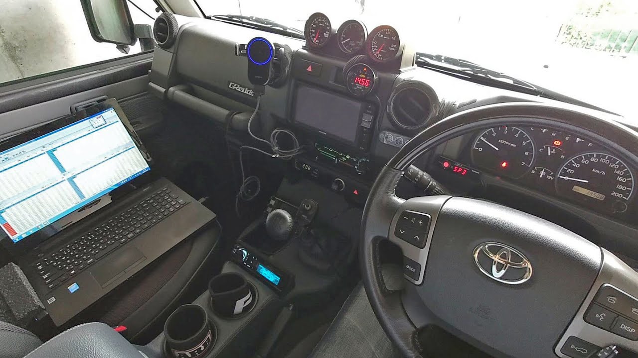 Toyota Land Cruier76 1GR-FE 4.0L Magnuson Supercharger. Blow the engine a little in the garage.