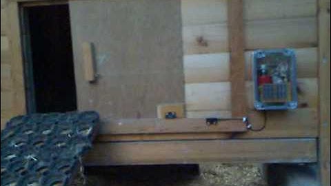 Hen House Automatic Pop hole Door Opener