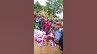 Wahehe Kwivala Ndiyena (Nmebaki Peke Yangu Duniani)