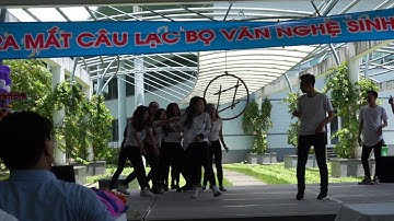 Màn trình diễn nhảy hiện đại nhân buổi ra mắt câu lạc bộ văn nghệ Học Viện Cán Bộ TP.HCM