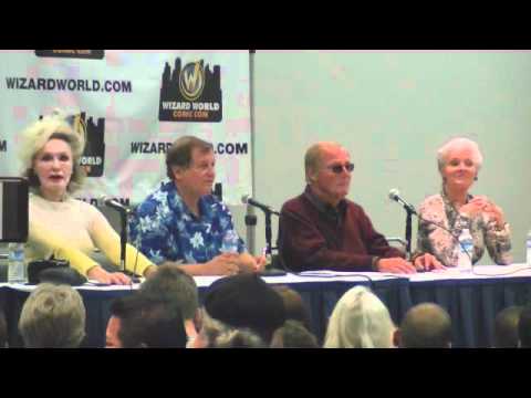 Batman Q and A @ Wizard World Comic Con w/ Adam We...