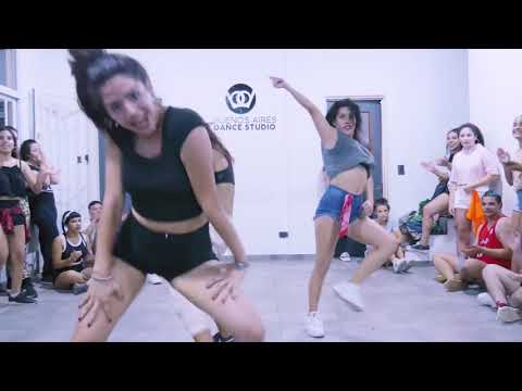 تعليم الرقص لاجنبي مع رقص اسباني وتعليم الحركات بدقه ئتصميم