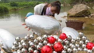 😱🐚The Girl Caught A Huge Mutated Silver Clam With A Beautiful Treasure Trove Of Pearls
