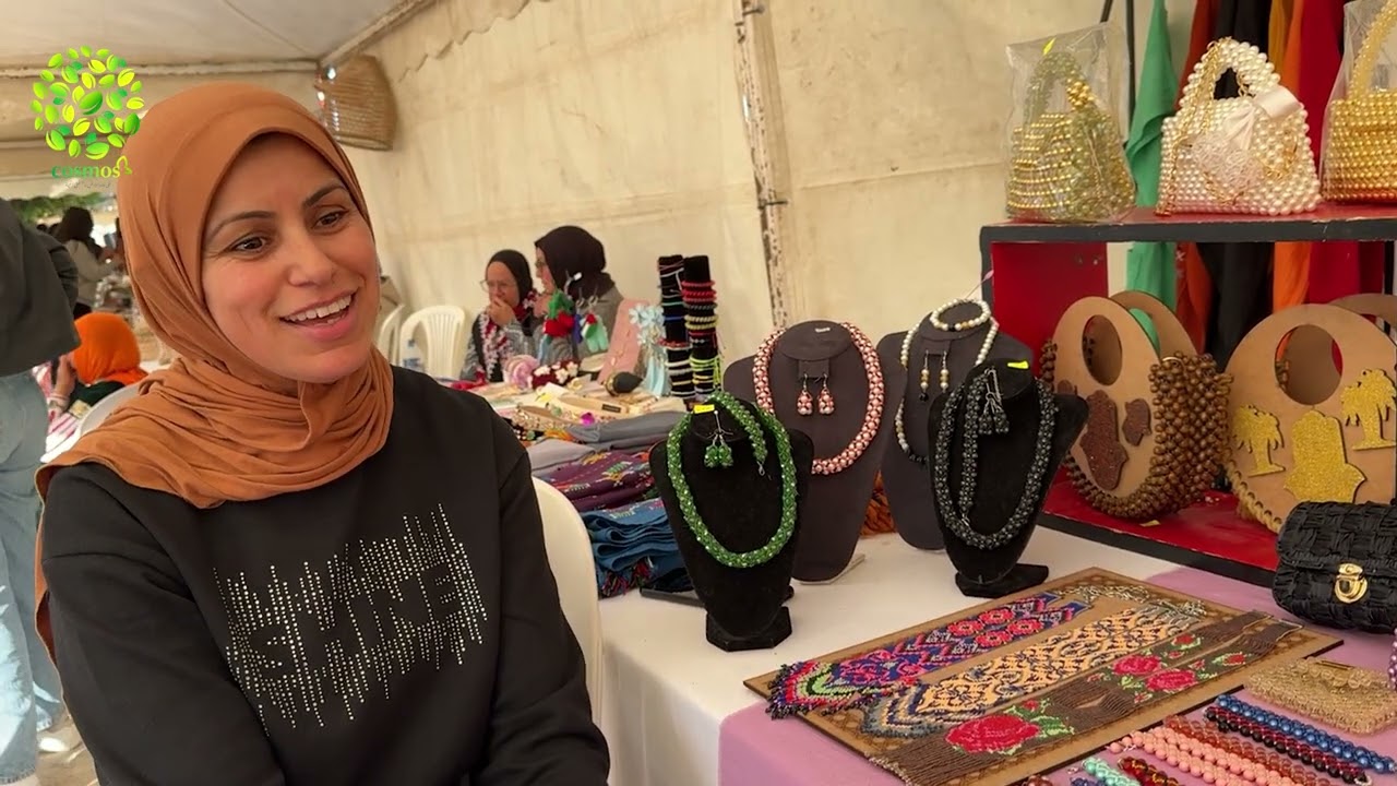 في جزيرة قرقنة… تحيك النساء الحياة كما يحيكن الحرف