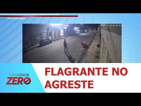 Motorcyclist loses control while popping a wheelie and crashes in Campo do Brito