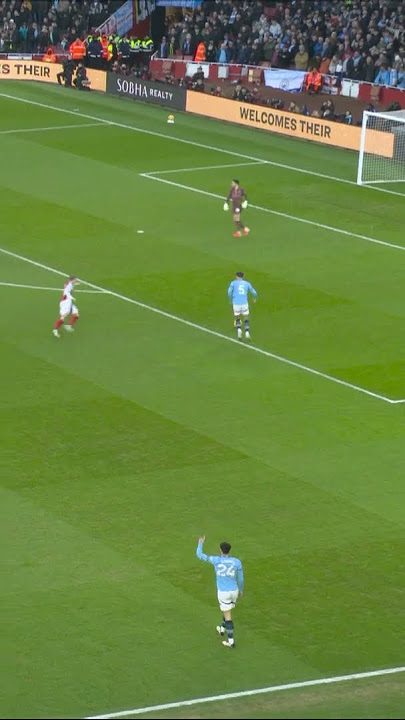 MAN CITY ERROR & ARSENAL SCORE!