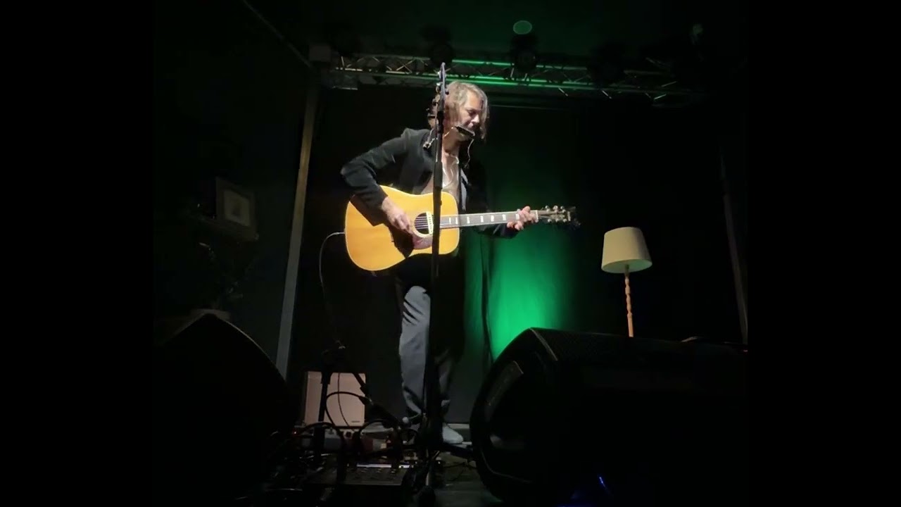 Geva Alon Me Me, Hey Hey (Neil Young-out of the Blue)