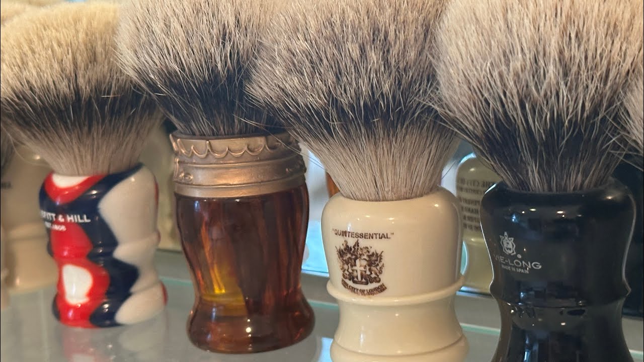 Чем бы побриться..)