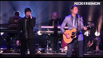 Nick & Simon - Ze Lijkt Net Niet Op Jou (Live in Carré)