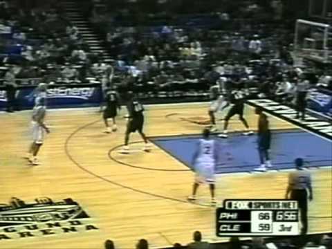 Robert Traylor with 2 Huge Blocks, Posterizes Theo...