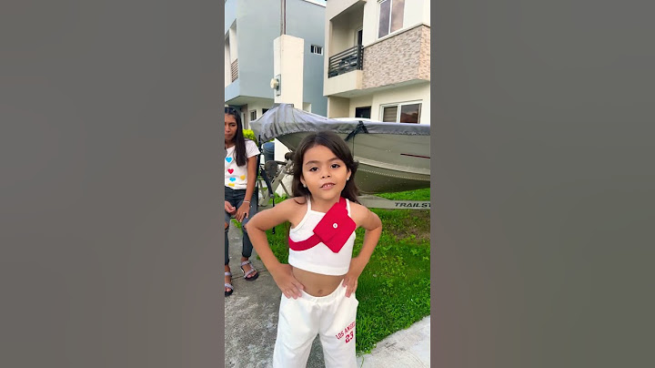 Ella es una fresa 💜 #shorts #dance #viral