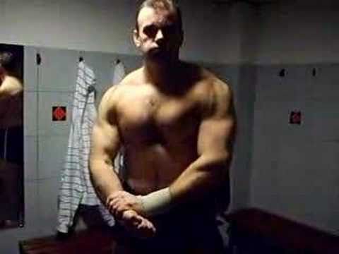 JEANPAUL AT THE GYM POSING LOCKERROOM