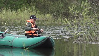 Один на старой папиной лодке