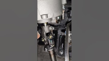 The reason for the rattling noise when turning the steering wheel is that the cross-axis universal