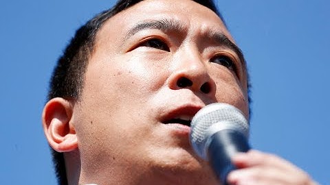Yang campaigns amid growing political attacks in mayor