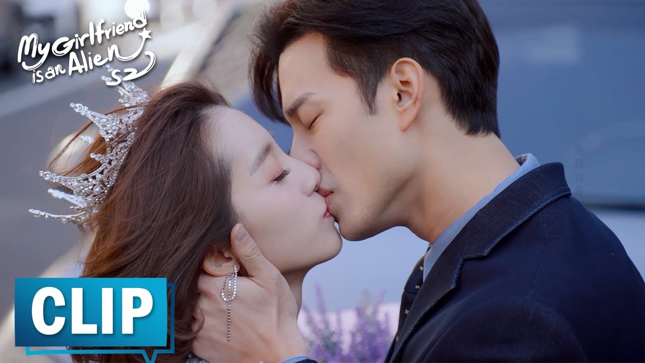 EP30 CLIP 冷气夫妇重逢！小七穿婚纱回归，方冷激动亲吻小七！【外星女生柴小七2 My Girlfriend is an Alien
