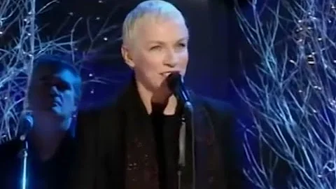 Annie Lennox - The Holly & The Ivy (Music Video)