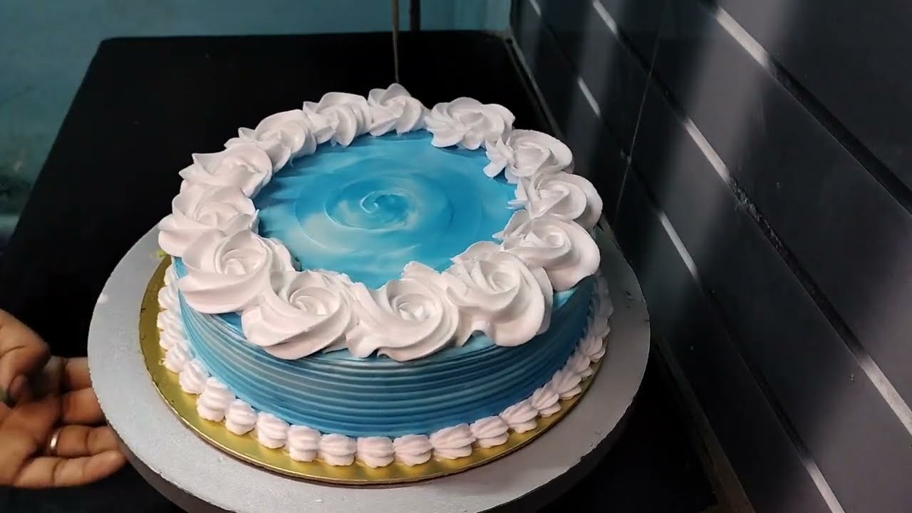 ಬೇಕರಿ ಸ್ಟೈಲ್ ಅಲ್ಲಿ ಕೇಕ್ ಮಾಡೋದು ಕಲಿಬೇಕು ಅಂದರೆ ಈ video ಮಿಸ್ ಮಾಡದೇ ನೋಡಿ.