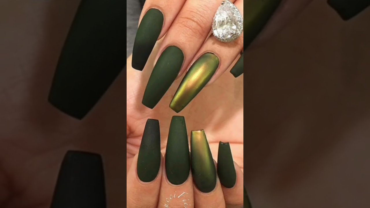 Green nails 