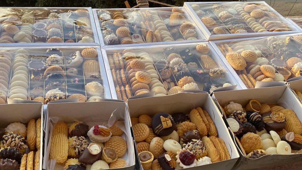 عروسه طالبه مني ١٠٠ كيلو دقيق وعاوزه تجيبلي الخامات وفي الاخر مستكتره المصنعه قوليلي اعمل ايه