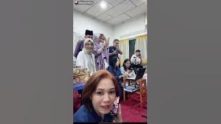 Download lagu Erra Fazira - Warna Warni Aidilfitri Live Bersama Rakan Rakan