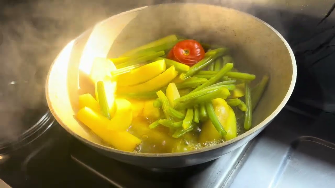 সব্জি দিয়ে রূপচাঁদা মাছের ঝোল রেসিপি | Healthy Tasty Rupchanda macher Jhol Bengali Recipe.