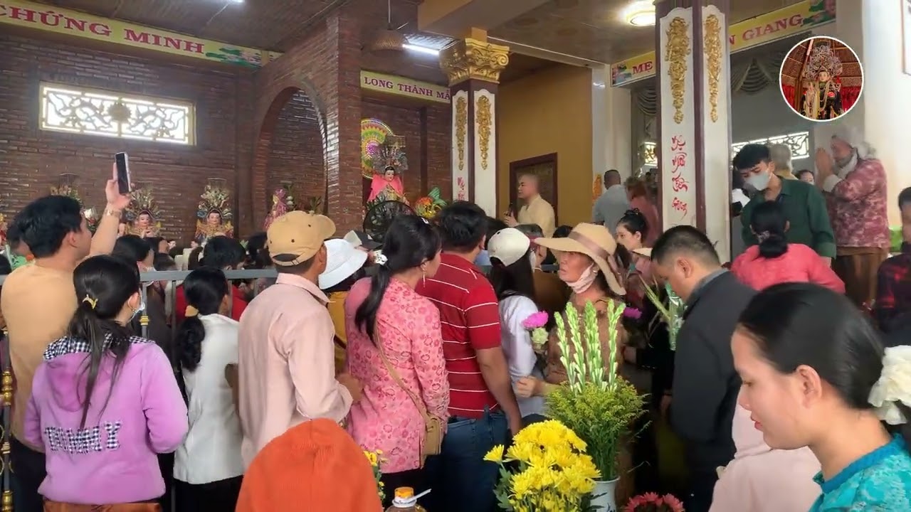 Mẹ mẫu tiền giang “ VỠ TRẬN “ ngày cuối tuần, cảnh hành hương đặc biệt chưa từng có 