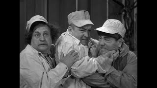 The Three Stooges - A Bird In The Head
Another Three Stooges classic! Enjoy! The Three Stooges - A Bird In The Head