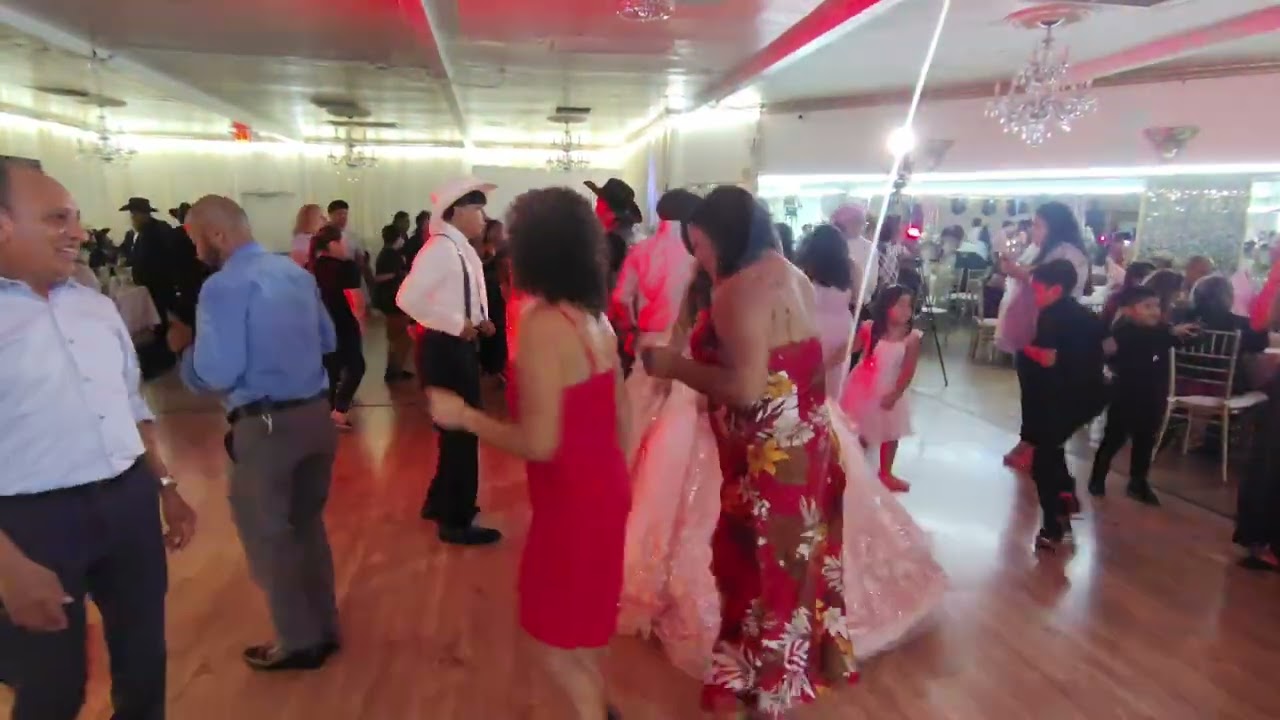 Celebración de 15 años más de la familia Vega Buenrostro.no tengo derecho de la música que s escucha