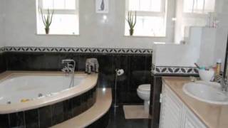 A Lovely Double Storey Detached Villa, Located In Albufeira, Algarve, Portugal
