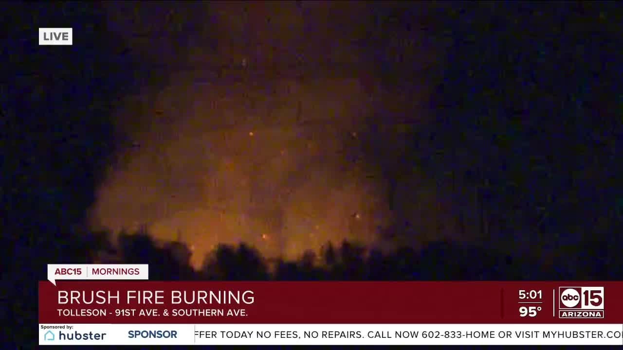 Brush fire burning in the West Valley - YouTube
