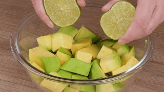 Everyone is adding lemon to avocado after seeing this genius idea.
