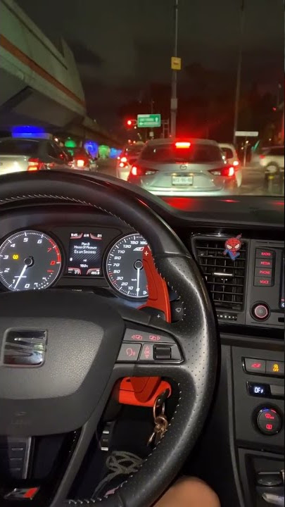 Manejando y escuchando música de noche 🌃en el carro👏🏻💥