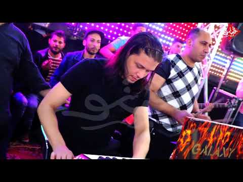 احمد عامر يغنى لى عبسلام مقدرش احب غيرك باحساس غريب الشكل من فرحه اولاد السرنجاوى