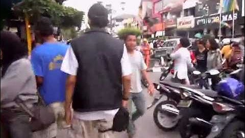 Jalan kaki di Malioboro