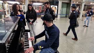 #GTA San Andreas Theme Impresses The Girls on Public Piano Resimi