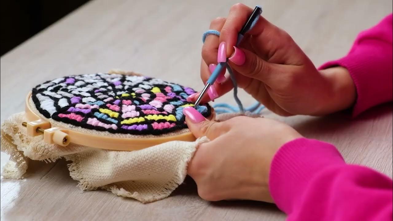 История ковровой вышивки. Грудь в ковровой вышивке. История ковровой вышивки. История ковровой вышивки. История ковровой вышивки.