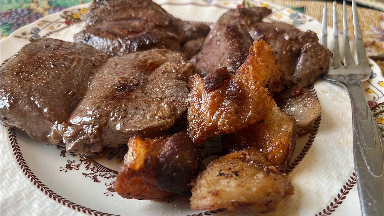 Carnivore dinner . Venison with beef fat 