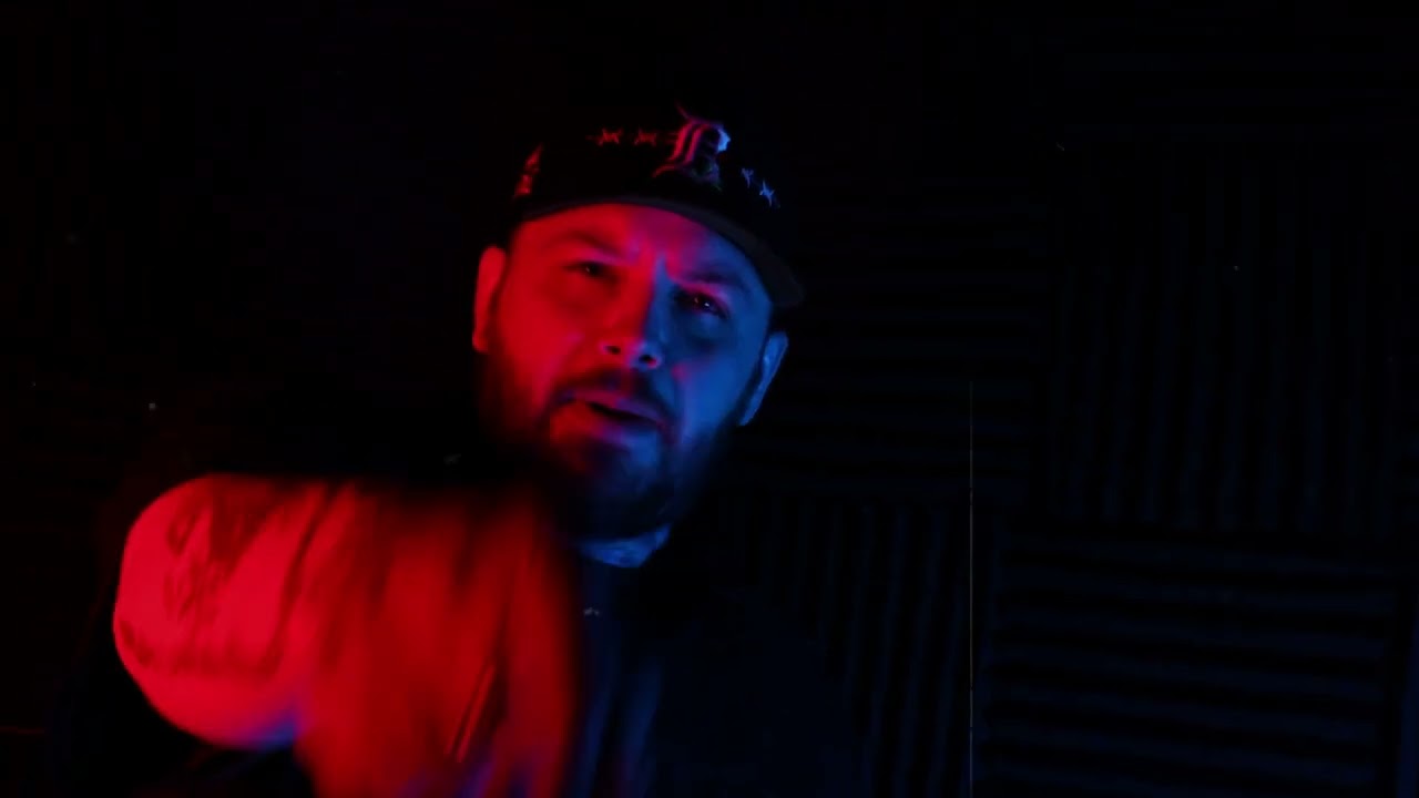 Παρακολούθηση LunchBoxxx - Interlude (Official Video) στο YouTube Παρακολούθηση LunchBoxxx - Interlude (Official Video) στο YouTube