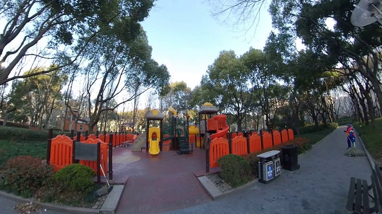 vr shanghai Walk #16 - Shanghai - XuHui - XuJiaHui Garden - 徐家汇公园 ( Shot on Insta 360 ONE X )