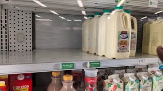 Shoppers scramble to grab up groceries in final hours before stores close for Christmas holiday