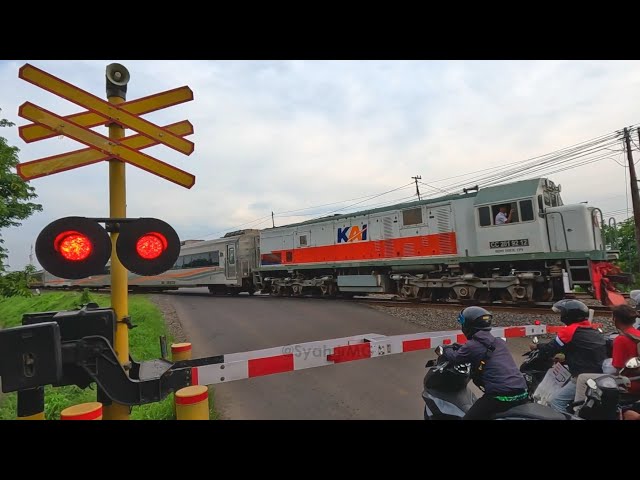 Railroad Crossing | Perlintasan Kereta Api Jalur Utara & Selatan class=