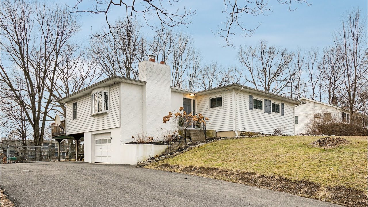 Real Estate Video Tour 1915 Goshen Turnpike, Middletown , NY 10941