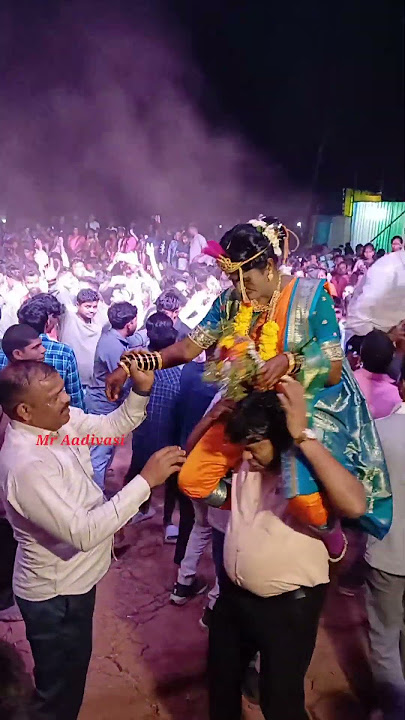 शिसने गावातील नवरीला उडवून उडवून नाचवला #mraadivasi #tarpakingmusical #radhubhaiaadivashi