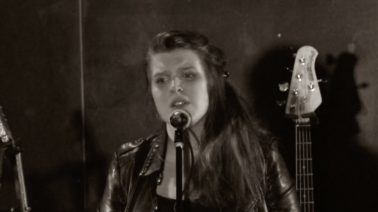 Lucy Ward sings The Band Played Waltzing Matilda