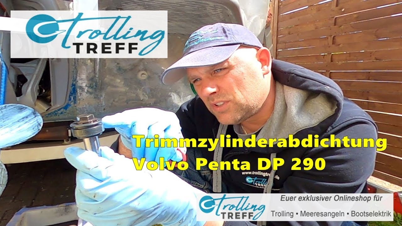 Volvo Penta DP 290 Trimmzylinder abdichten. Kay Schmidt repariert einen Trimmzylinder am Boot.