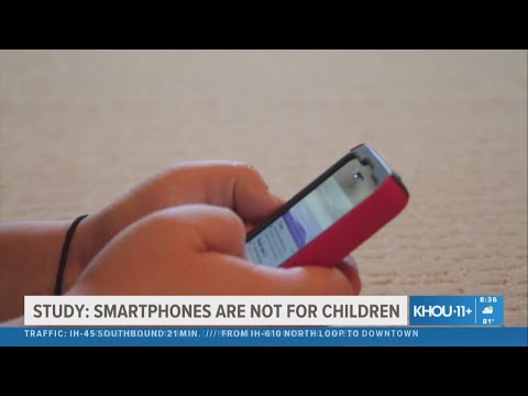 Study links early smartphone use to mental health struggles in kids ...