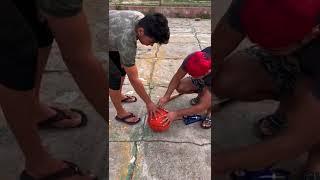 Explodir uma bola de basquete 🏀💥🧨