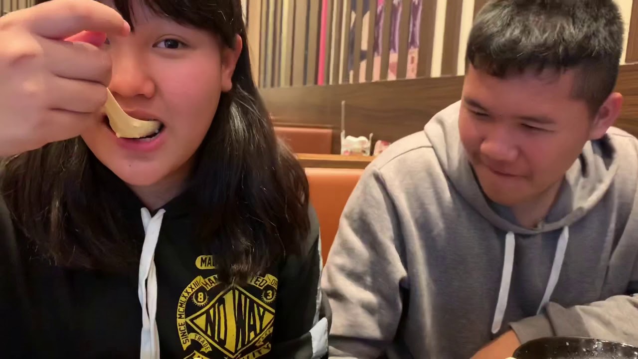 วันเด็กของหมูอ้วน2ตัว😂😂😂