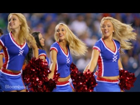 Vidéo: Combien fait une cheerleader de la NFL? Salaire NFL Cheerleader